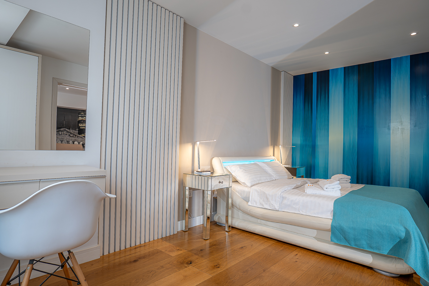 London Design Apartment bedroom