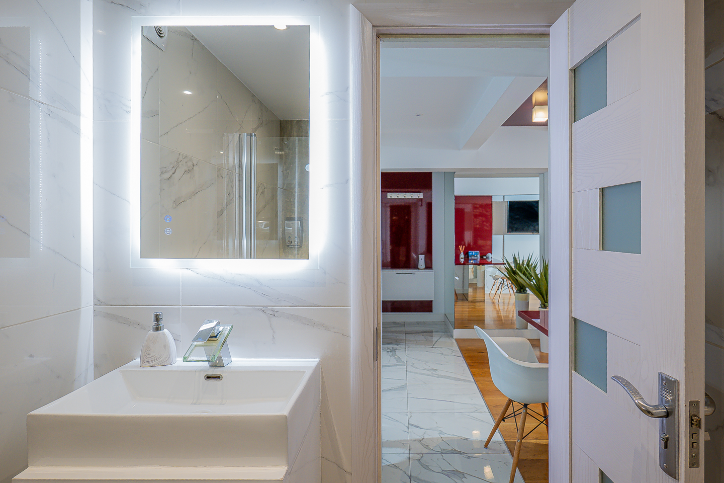 London Design Apartment design detail for business travel in Bucharest