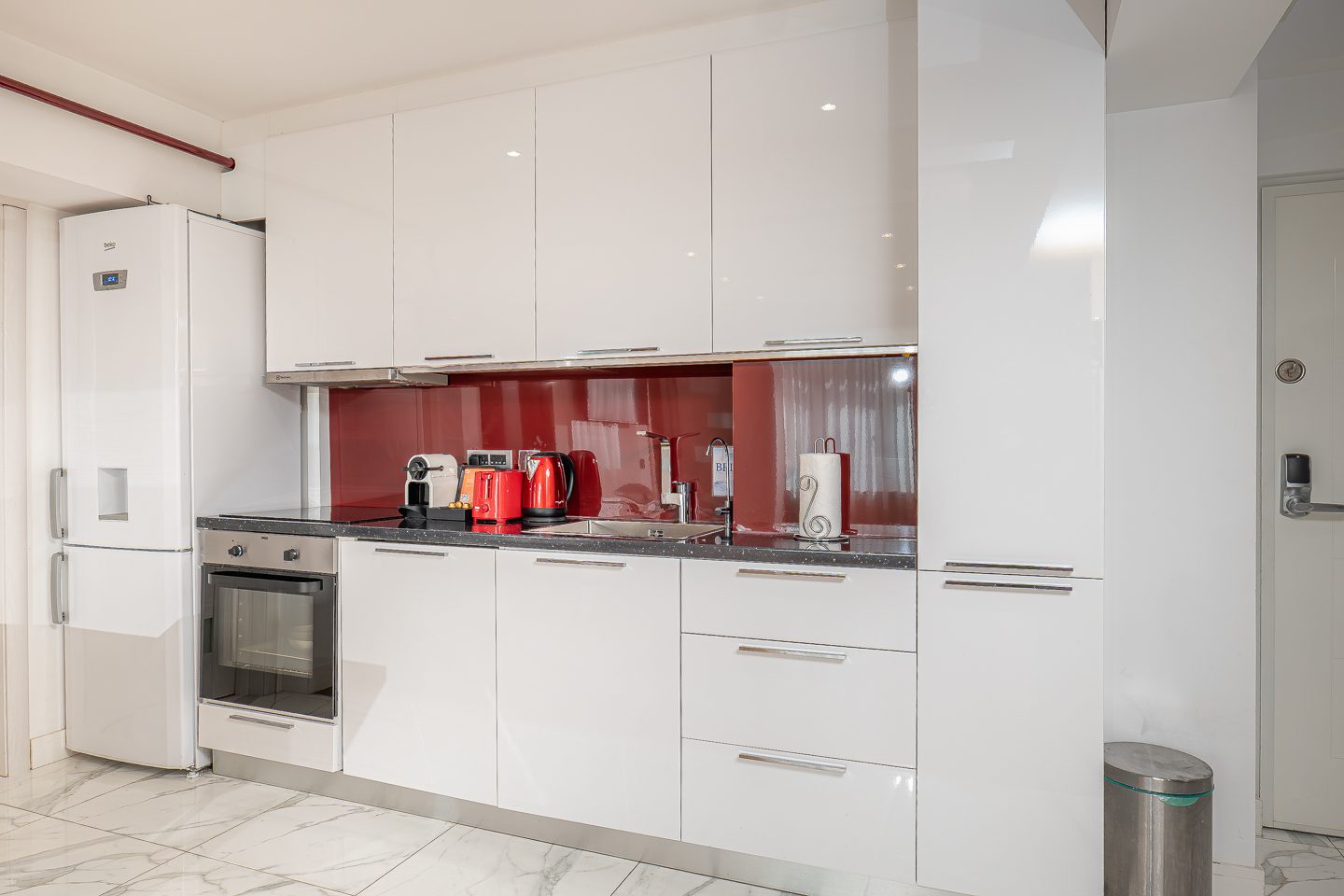 Direct booking Bucharest apartment living area
