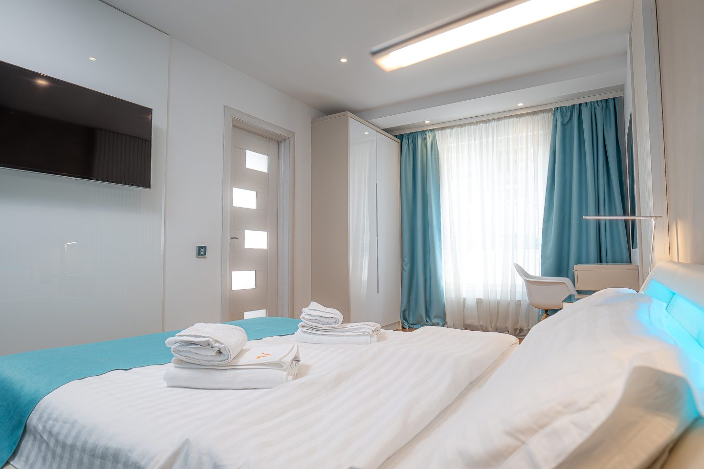 Business travel apartment in Bucharest Old Town with workspace and fast Wi-Fi