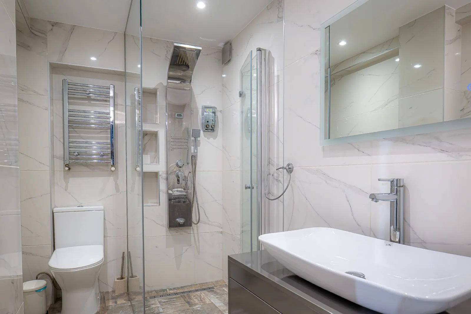 Luxury Bucharest Old Town accommodation near Calea Victoriei